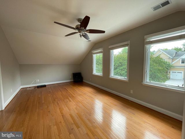 2809 N UNDERWOOD ST, Arlington, VA 22213