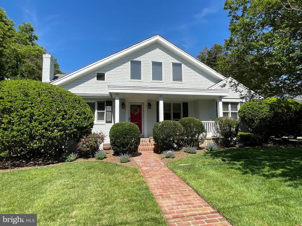 2809 N UNDERWOOD ST, Arlington, VA 22213