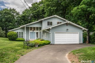 22 Terry Plains Road, Bloomfield, CT 06002