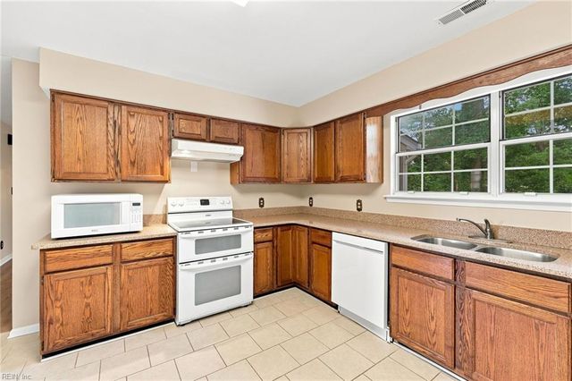 9 Sea Cove CT, Hampton, VA 23669