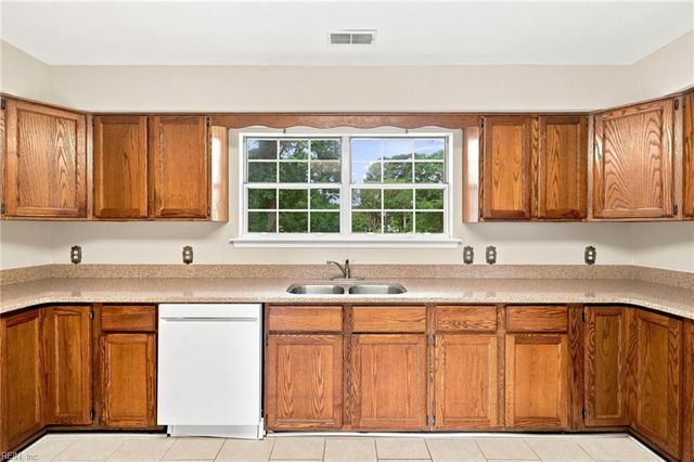 9 Sea Cove CT, Hampton, VA 23669