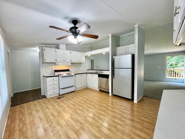 1288 Flint Hill RD, Moneta, VA 24121