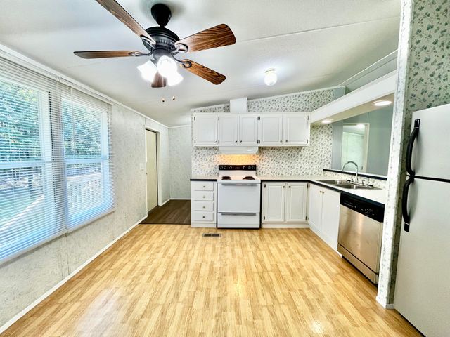 1288 Flint Hill RD, Moneta, VA 24121