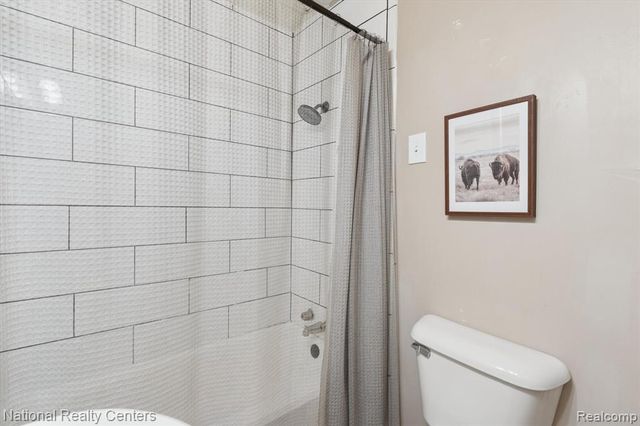 1127 E Commerce Street, Milford, MI 48381