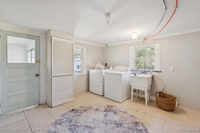 1127 E Commerce Street, Milford, MI 48381