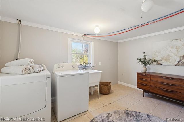 1127 E Commerce Street, Milford, MI 48381