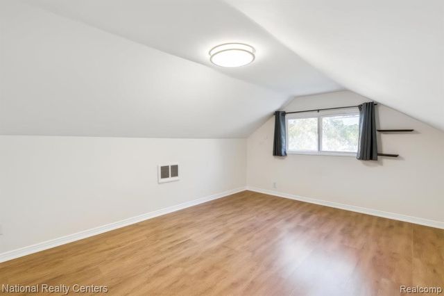 1127 E Commerce Street, Milford, MI 48381