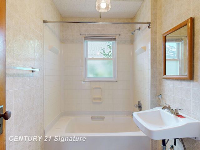 1548 Maine Street, Saginaw, MI 48602