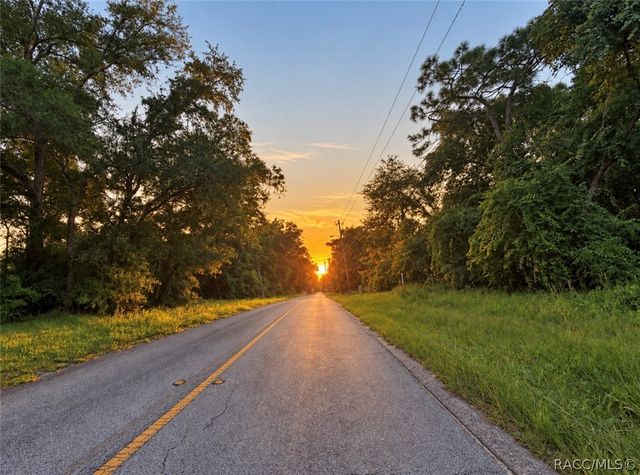 6831 E Glencoe Street, Inverness, FL 34452