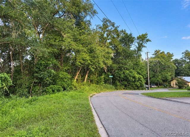 6831 E Glencoe Street, Inverness, FL 34452