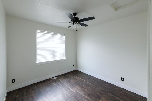 1824 S RIDGETOP Dr, Greenacres, WA 99016