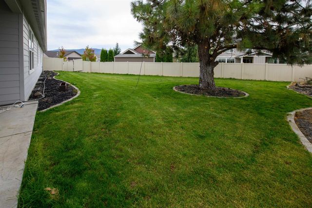1824 S RIDGETOP Dr, Greenacres, WA 99016