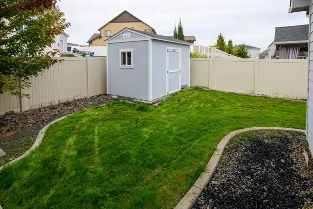 1824 S RIDGETOP Dr, Greenacres, WA 99016