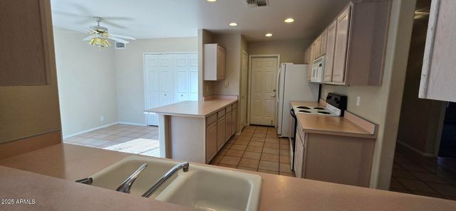 14025 N SUSSEX Place A, Fountain Hills, AZ 85268