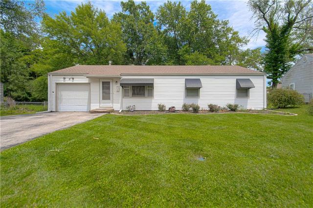 2418 NE PURSELL Road, Gladstone, MO 64118