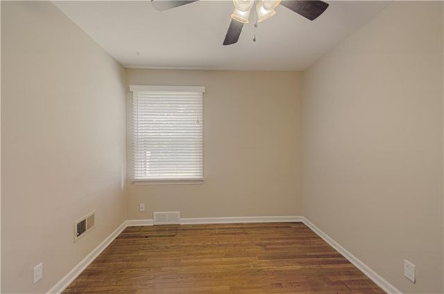 2418 NE PURSELL Road, Gladstone, MO 64118