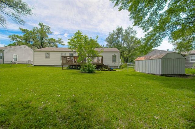 2418 NE PURSELL Road, Gladstone, MO 64118