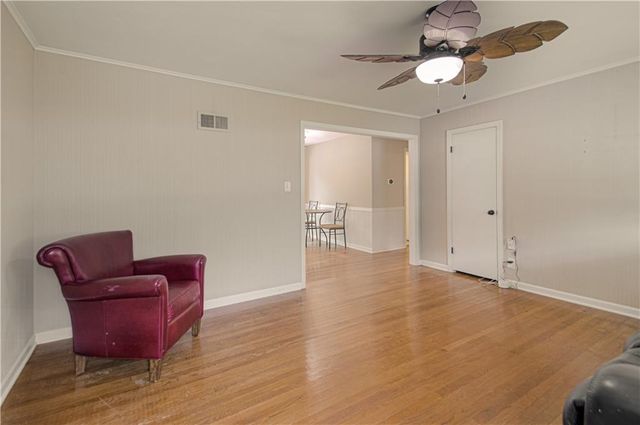 2418 NE PURSELL Road, Gladstone, MO 64118