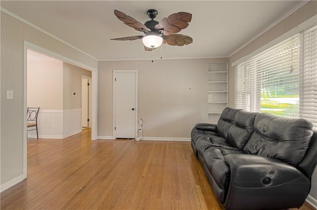 2418 NE PURSELL Road, Gladstone, MO 64118