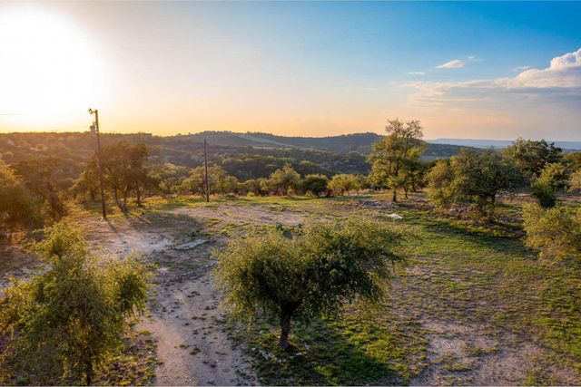 1008 Bell Springs RD, Dripping Springs, TX 78620