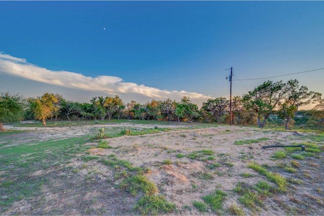 1008 Bell Springs RD, Dripping Springs, TX 78620