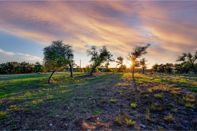 1008 Bell Springs RD, Dripping Springs, TX 78620