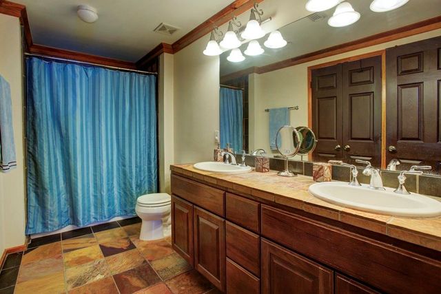 215 W Norma Street 302, Houston, TX 77009