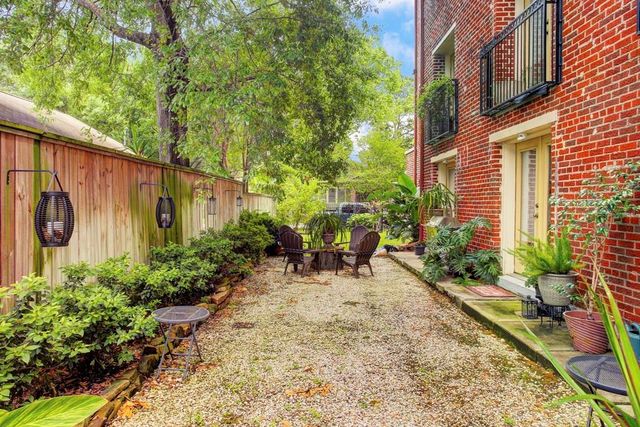 215 W Norma Street 302, Houston, TX 77009