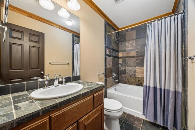 215 W Norma Street 302, Houston, TX 77009
