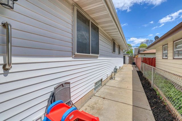 5674 79th STREET, Milwaukee, WI 53218
