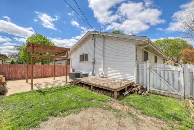 5674 79th STREET, Milwaukee, WI 53218