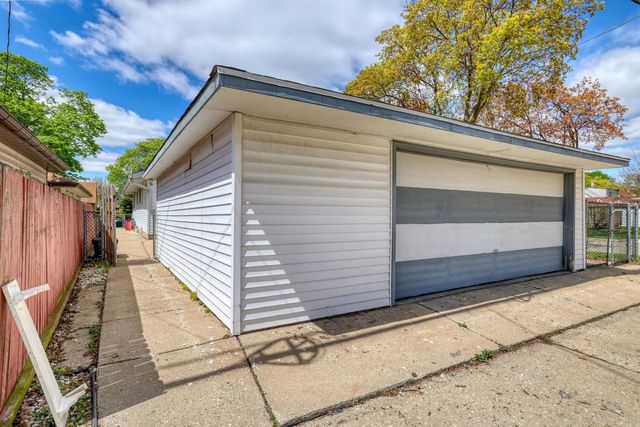 5674 79th STREET, Milwaukee, WI 53218