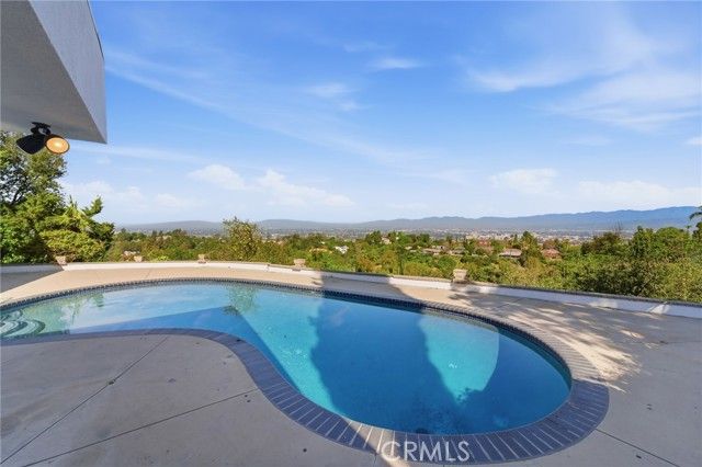 3329 Dona Rosa, Studio City (los Angeles), CA 91604