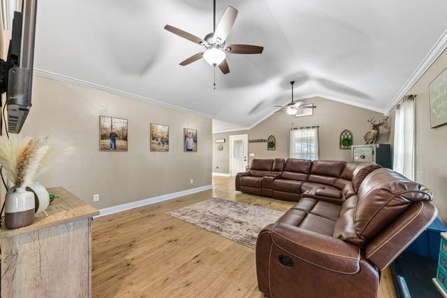 204 Church St, Petersburg, TN 37144