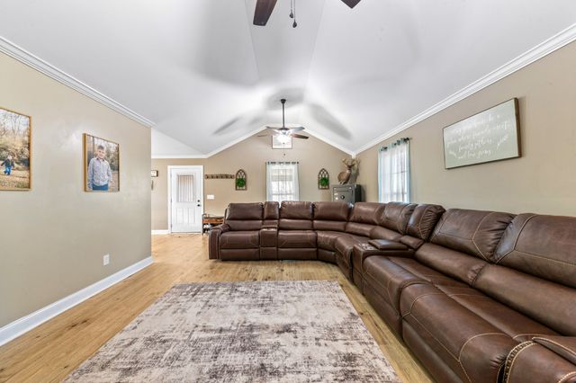 204 Church St, Petersburg, TN 37144