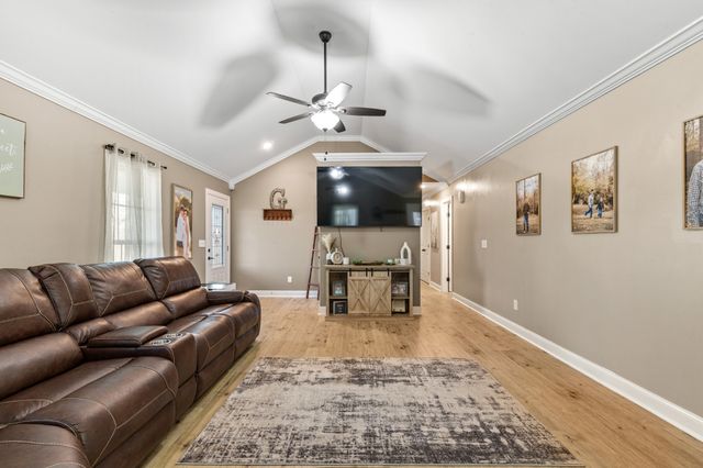 204 Church St, Petersburg, TN 37144