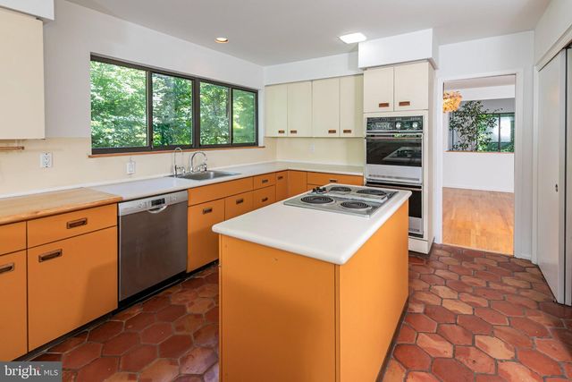 201 WENDOVER DR, Princeton, NJ 08540