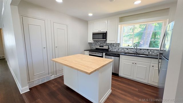 4824 S Owasso Avenue, Tulsa, OK 74105