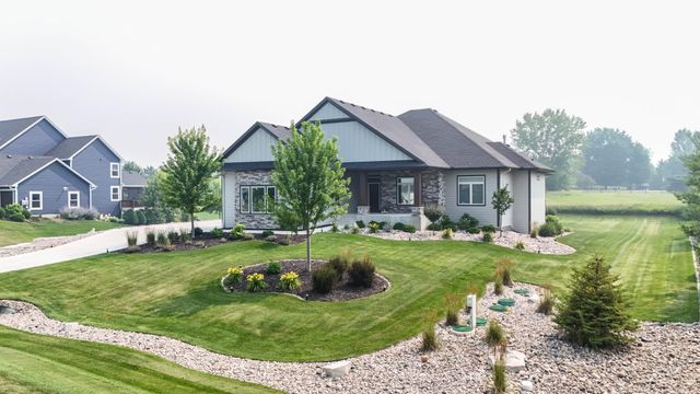7767 Prairie Grass Pass, Prior Lake, MN 55372