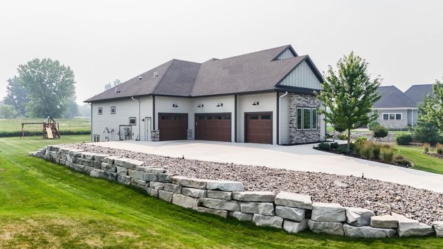 7767 Prairie Grass Pass, Prior Lake, MN 55372