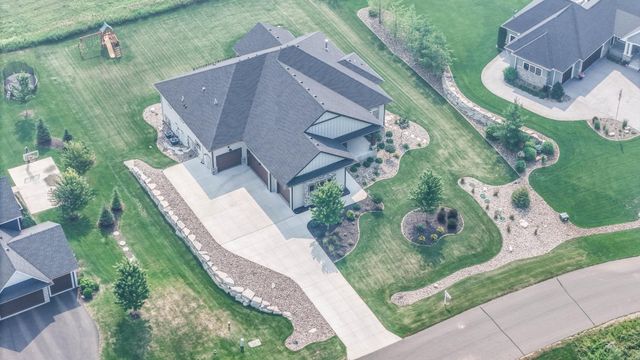 7767 Prairie Grass Pass, Prior Lake, MN 55372