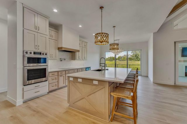 7767 Prairie Grass Pass, Prior Lake, MN 55372