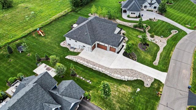 7767 Prairie Grass Pass, Prior Lake, MN 55372