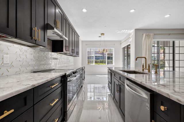 145 Nottingham Place, Boynton Beach, FL 33426