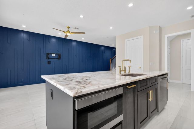 145 Nottingham Place, Boynton Beach, FL 33426