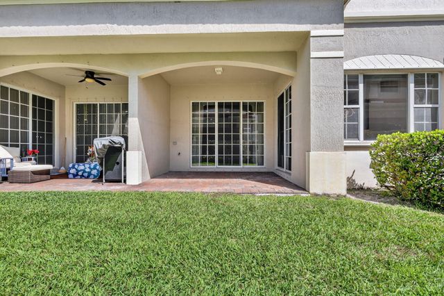 145 Nottingham Place, Boynton Beach, FL 33426