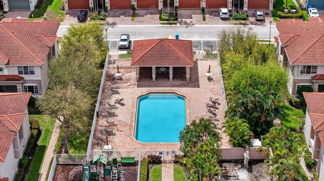 145 Nottingham Place, Boynton Beach, FL 33426