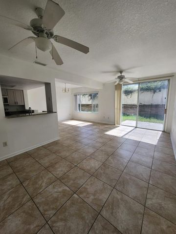 436 WASHINGTON PALM LOOP A, Davenport, FL 33897