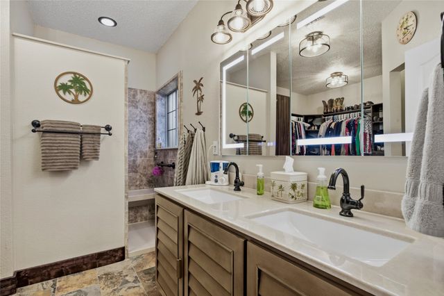6001 Prairie Wood Court, Arlington, TX 76018
