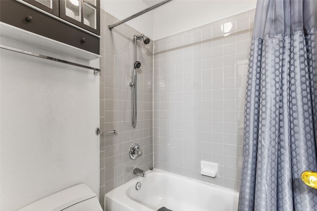 6001 Prairie Wood Court, Arlington, TX 76018